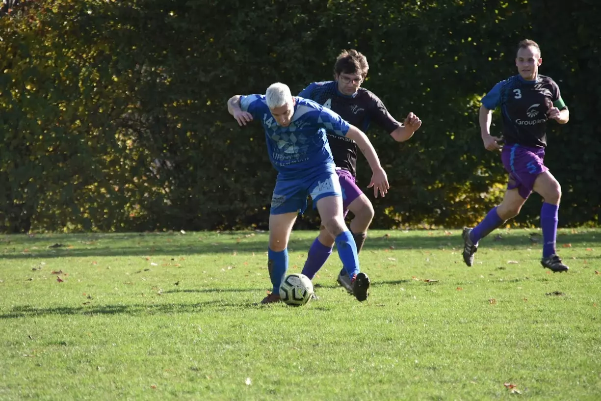 Statistiques du joueur: Alexis BRAULT. Poste: Milieu saison: 2021/2022 et décisif 1 fois - Foot SEPQ - Football QUEDILLAC