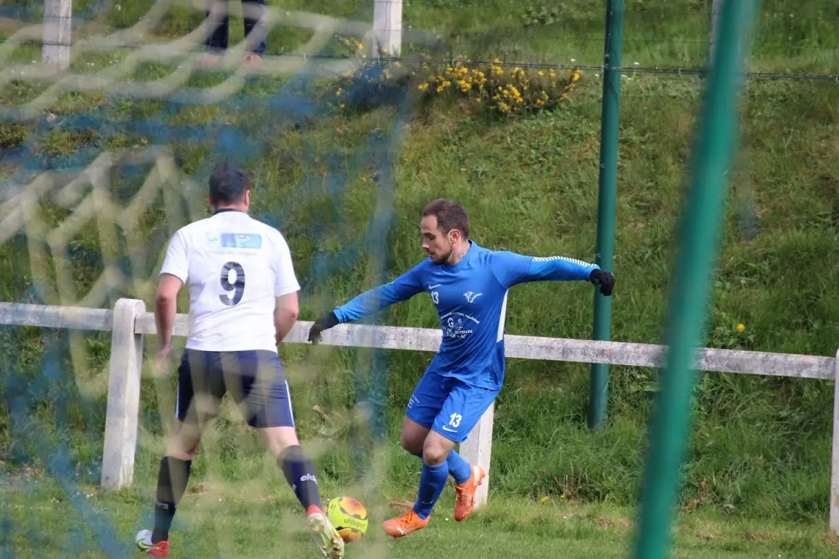 Statistiques du joueur: Dani SOARES DA SILVA. Poste: Milieu saison: 2021/2022  - Foot SEPQ - Football QUEDILLAC