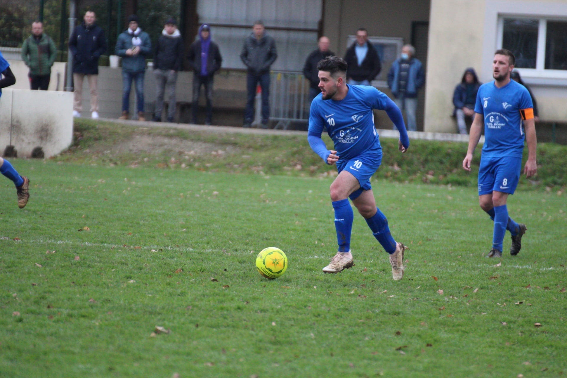 Statistiques du joueur: Jordan CHENORIO. Poste: Milieu saison: 2021/2022 et décisif 1 fois - Foot SEPQ - Football QUEDILLAC