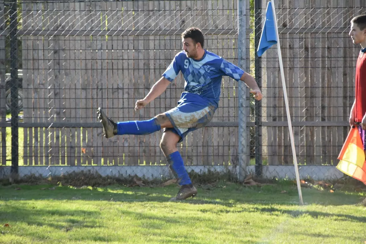 Statistiques du joueur: Romain RESLOU. Poste: Attaquant saison: 2021/2022 et décisif 3 fois - Foot SEPQ - Football QUEDILLAC