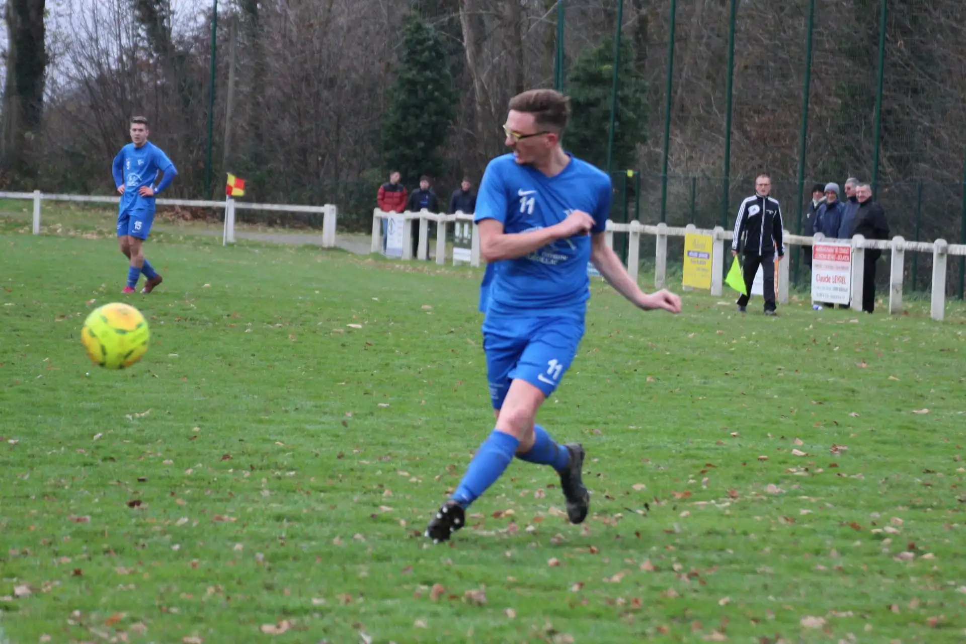 Statistiques du joueur: Yann EBALARD. Poste: Attaquant saison: 2021/2022 et décisif 2 fois - Foot SEPQ - Football QUEDILLAC