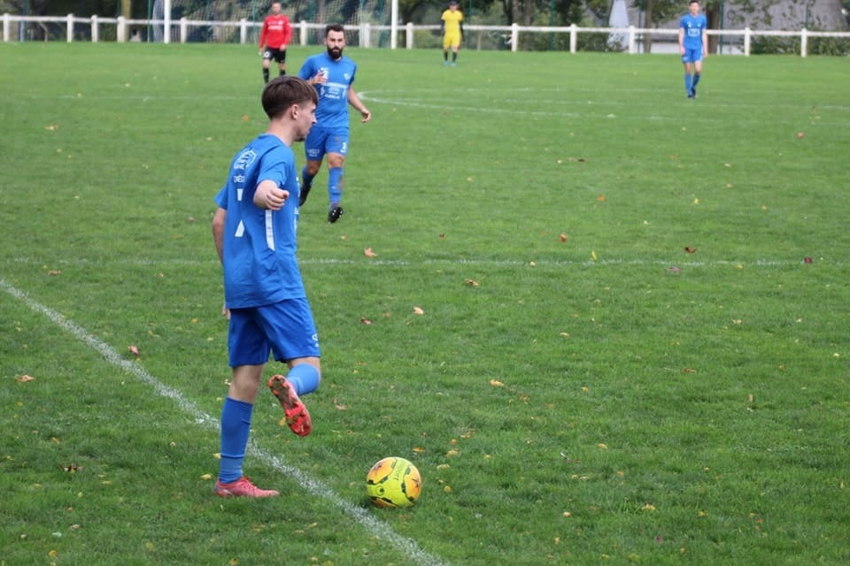Statistiques du joueur: Antonin Desbois. Poste: Attaquant saison: 2022/2023 et décisif 15 fois - Foot SEPQ - Football QUEDILLAC