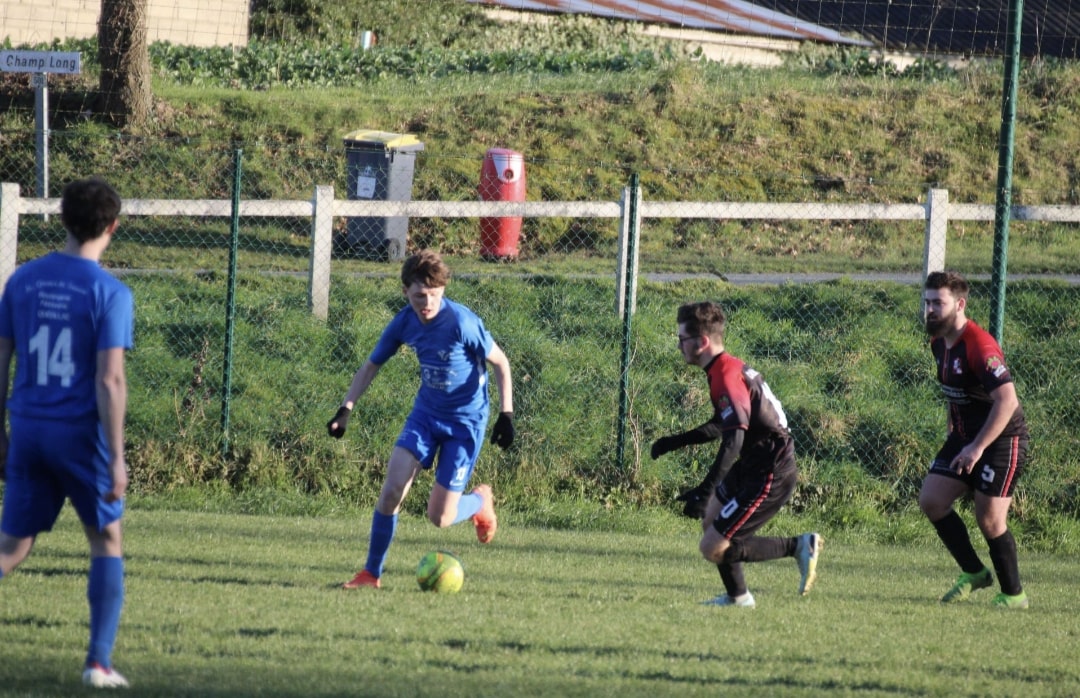 Statistiques du joueur: Alois Brindejonc. Poste: Milieu saison: 2022/2023 et décisif 3 fois - Foot SEPQ - Football QUEDILLAC