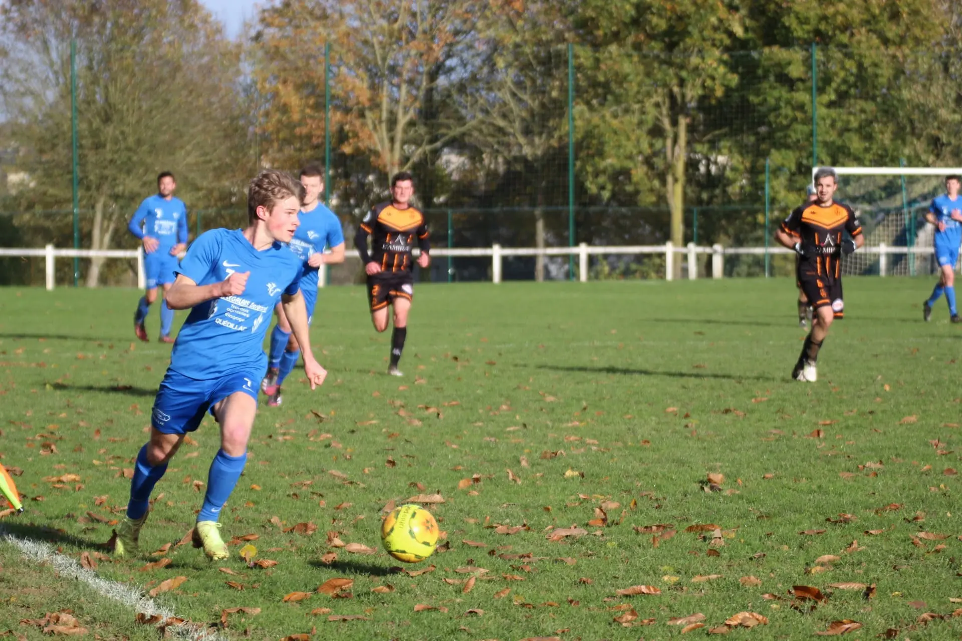 Statistiques du joueur: Luiguy Rosselin. Poste: Milieu saison: 2022/2023 et décisif 14 fois - Foot SEPQ - Football QUEDILLAC